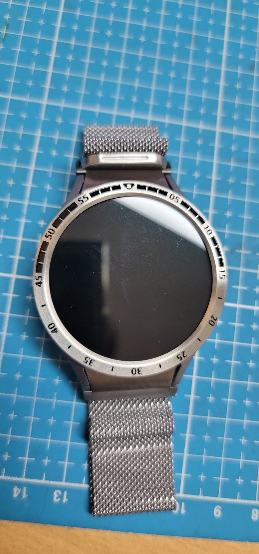 퍼슬랏 갤럭시워치 베젤링 부착 전면 사진