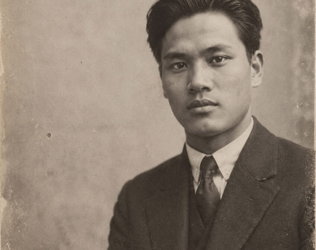 양복과 넥타이를 착용한 윤봉길 의사의 상반신 복원·재구성 초상.